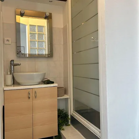 Le Fleuri - - Wifi Gratuit - Quartier Calme Lägenhet