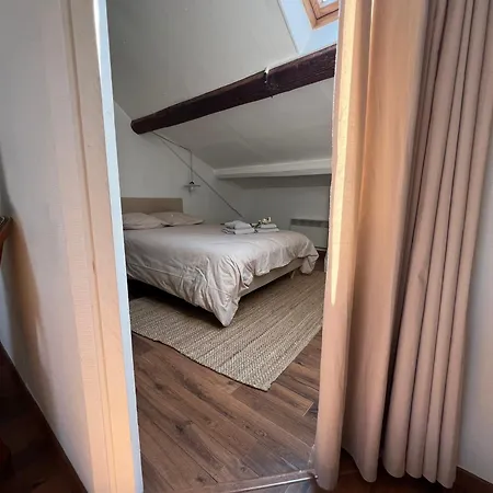 Lägenhet Le Fleuri - - Wifi Gratuit - Quartier Calme Reims