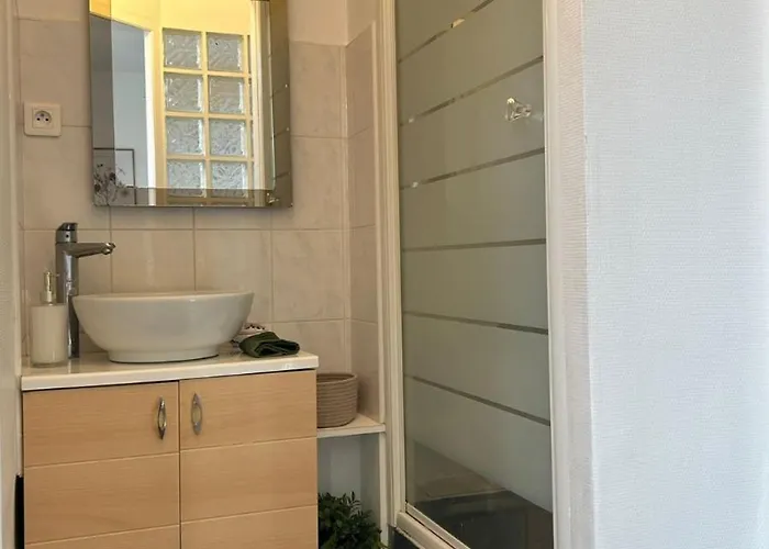 Le Fleuri - - Wifi Gratuit - Quartier Calme شقة